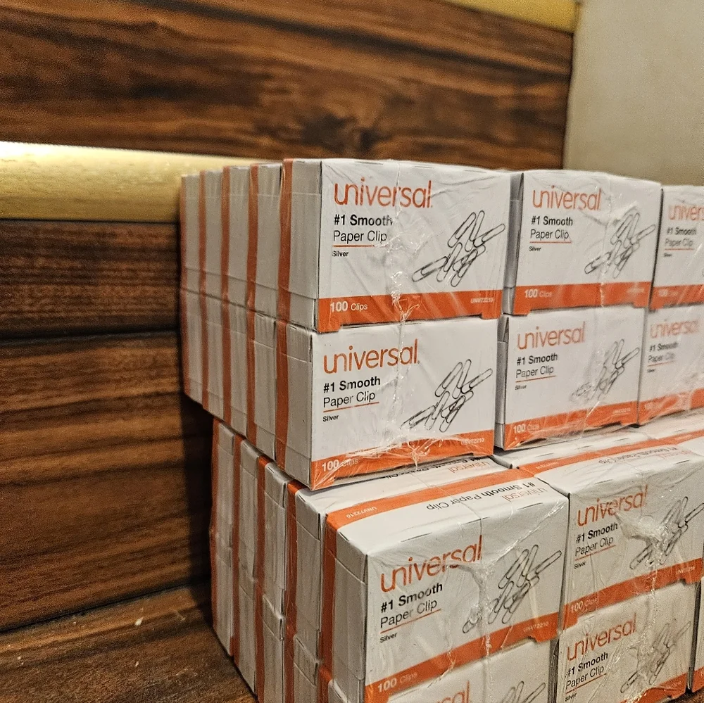 Universal UNV72210 #1 Smooth Wire Paper Clips 100 Boxes of 100- 10,000 Clips